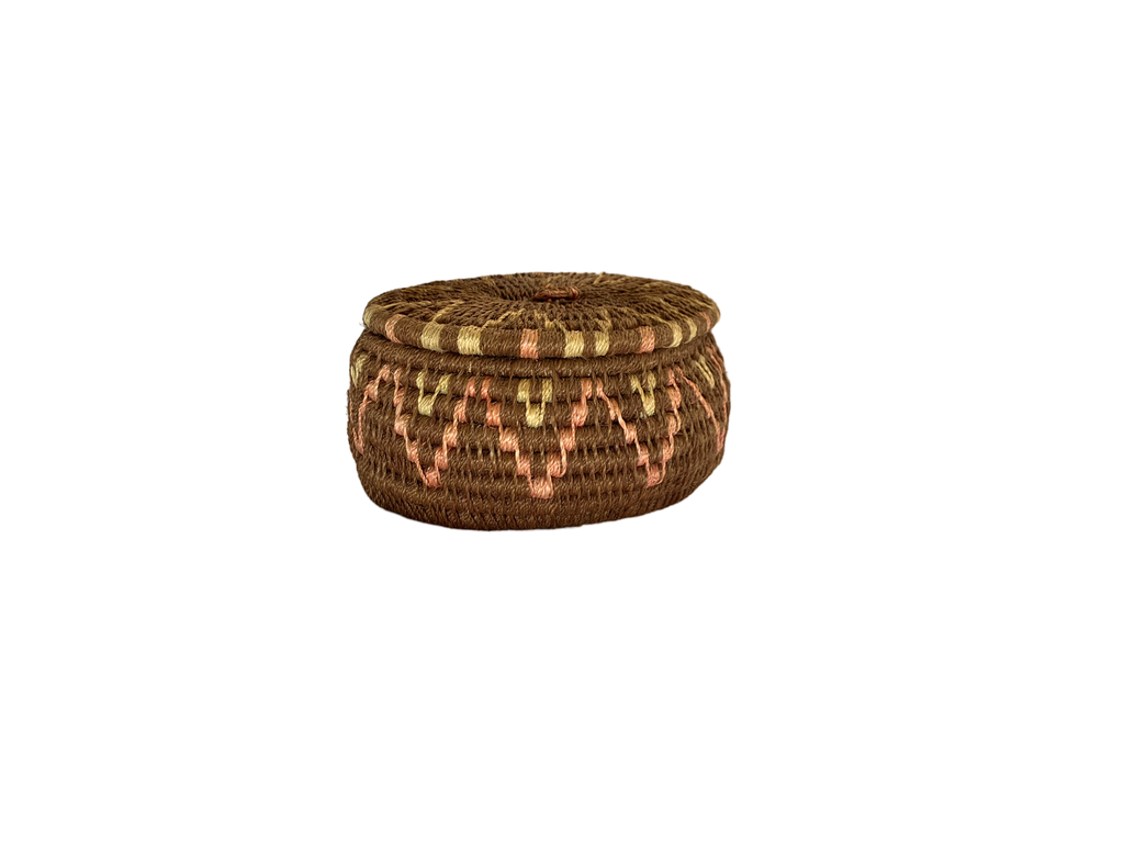 Mini Handwoven African Lidded Basket – Traditional Palm Fiber Keepsake Pot (5–10 cm)